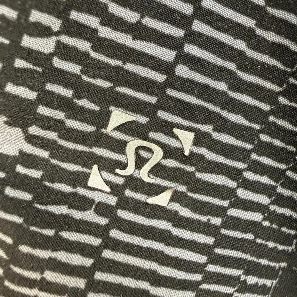 Lululemon Athletic Shorts Pace Breaker Regular XL Black Grey Glitch Print Lined - Picture 6 of 9